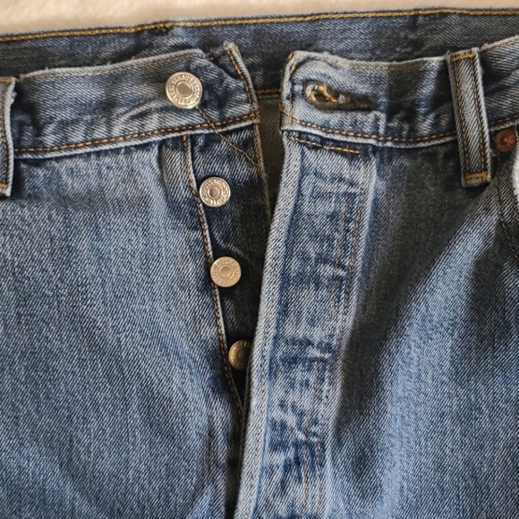 Levi 501 - Picture 1 of 3